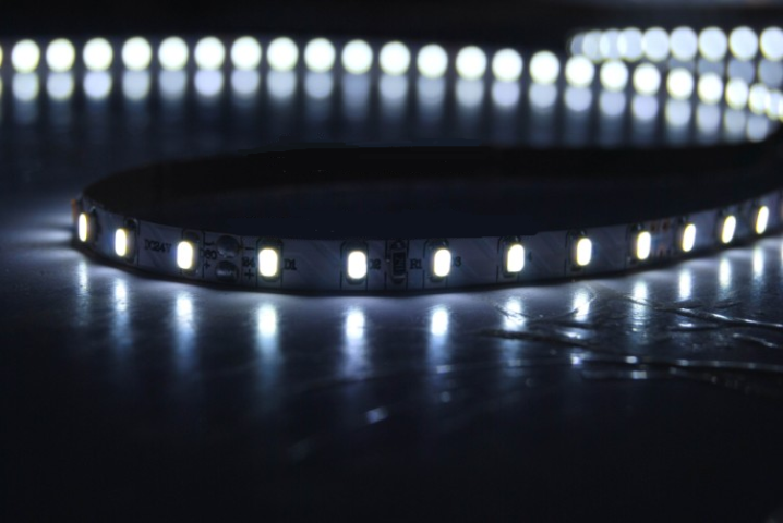 LEDware 3020 SMD LEDstrip | 12 Volt | 25 Watt | 300 LEDs | 5 Meter | Koud Wit