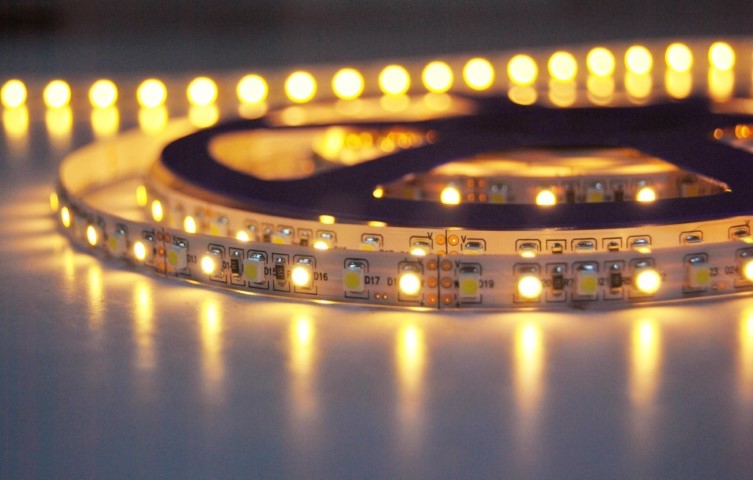 LEDware SMD LEDstrip | Waterdicht | 12 Volt | 4,8 Watt | 60 LEDs | 1 M | Warm Wit | Epoxy